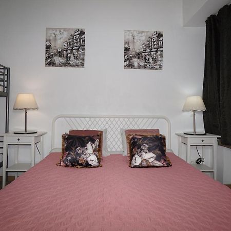 Brial Apartment 2 Bedrooms, แอนต์เวิร์ป ภายนอก รูปภาพ