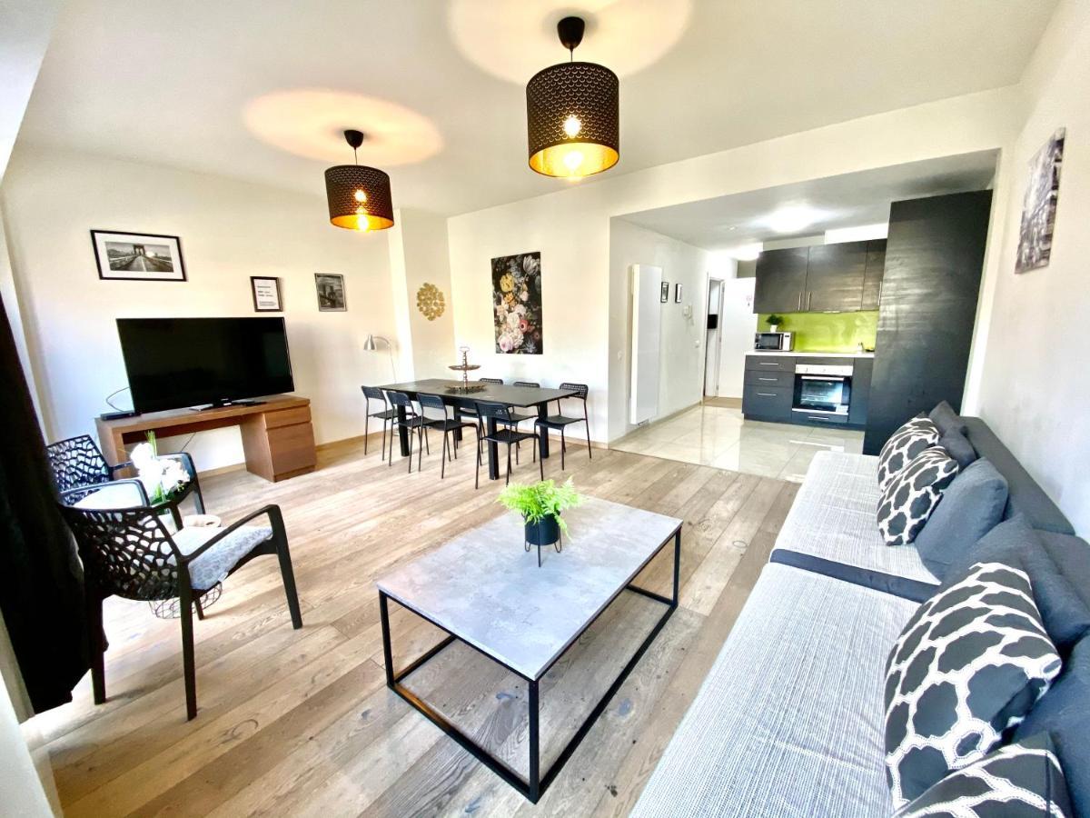 Brial Apartment 2 Bedrooms, แอนต์เวิร์ป ภายนอก รูปภาพ