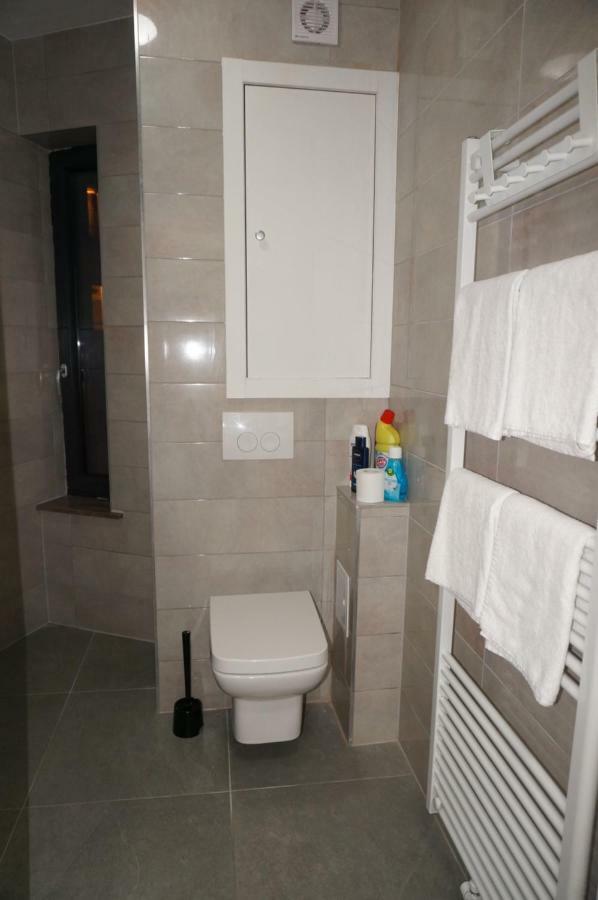 Brial Apartment 2 Bedrooms, แอนต์เวิร์ป ภายนอก รูปภาพ