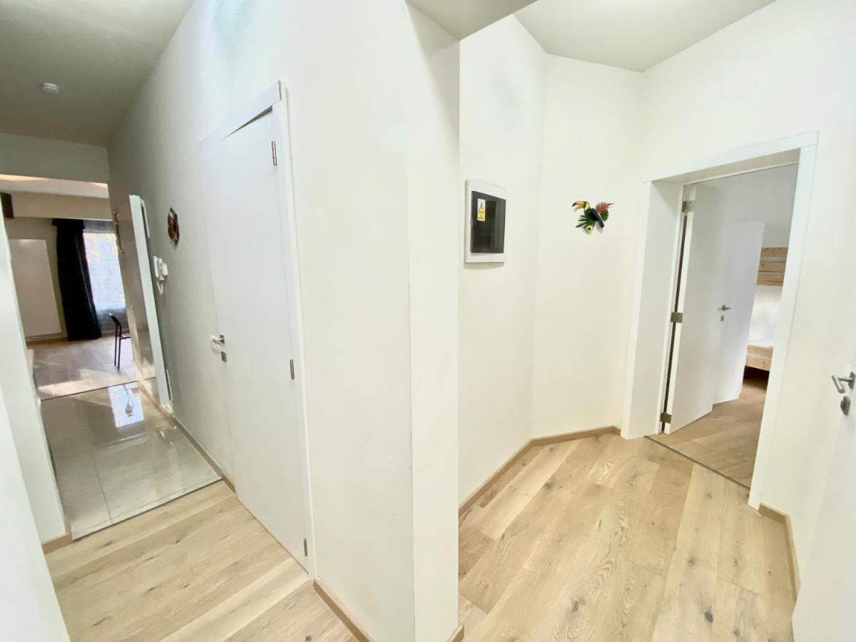 Brial Apartment 2 Bedrooms, แอนต์เวิร์ป ภายนอก รูปภาพ